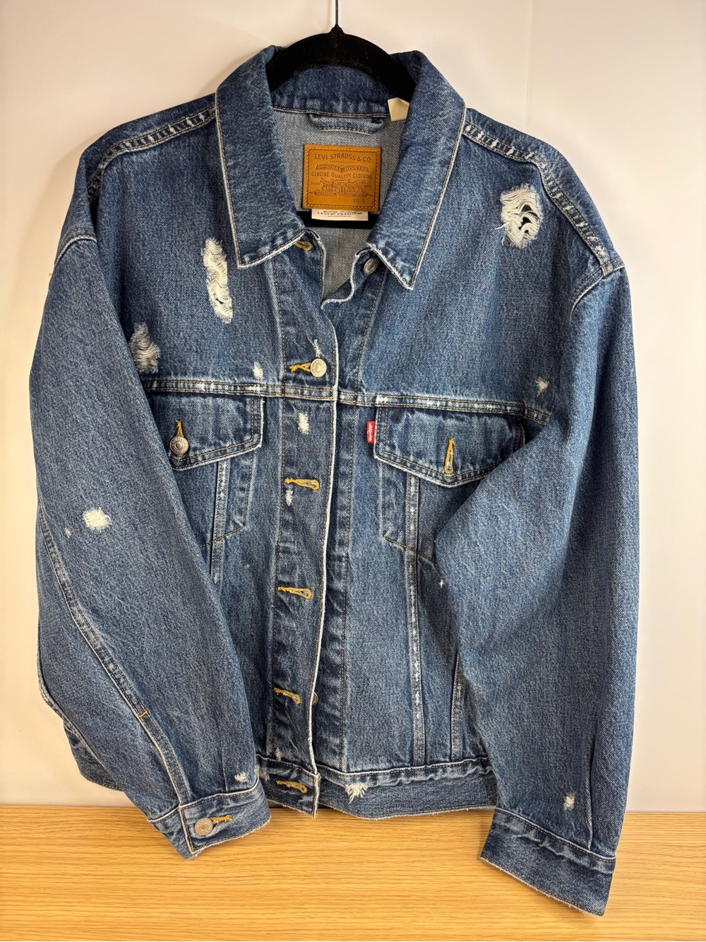 Levi's Premium '90s Remake Trucker Distressed Denim Jacket Woman’s Large